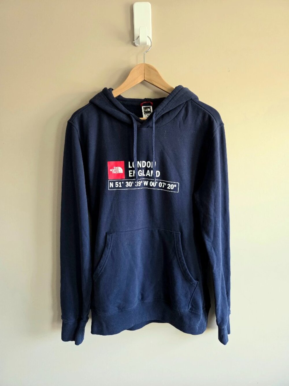 The North Face London GPS Men's Hoodie Dark Blue Fleece Kangaroo Pocket Graphic